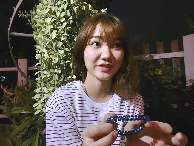 Mengetahui hal itu, Namsai pun langsung melakukan permintaan maaf. Ia bahkan mengunjungi rumah Kedutaan Israel dan berjanji akan melakukan aktivitas yang mengedukasi para penggemar mengenai masalah ini. Foto: Instagram @namsai.bnk48official