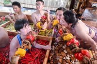 Wouw, Hotel Ini Bikin Pemandian Hot Pot Berisi Ragam Sayuran!