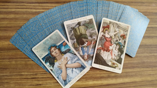 Kalau kamu berzodiak Cancer, tahun ini dalam asmara disarankan banyak bereksperimen dan eksploratif lagi. Jika belum memiliki pasangan, cobalah untuk cari tipe yang berbeda dari biasanya. Karena justru dengan lebih eksploratif ini akan mengetahui tipe yang disukai atau tidak disukai. Foto: Mukhlis Dinillah/Wolipop