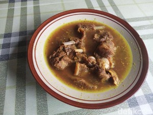 Empuk Berempah Gecok Kambing dari Tepian Kali Tuntang