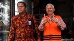Masa Tahanan Diperpanjang KPK, Hobby Siregar Beri Senyum dan Jempol