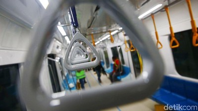 Nggak Sabar Mau Jajal MRT Jakarta? Tunggu Maret Ya