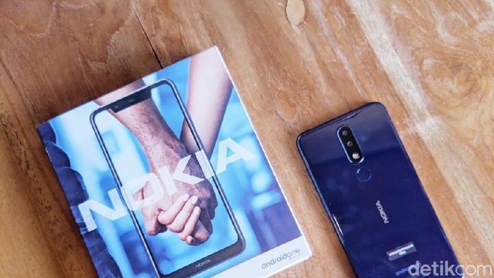 Nokia 5.1 Plus, satu dari sekian model Plus yang dianggap HMD Global bikin bingung masyarakat. Foto: detikINET/Adi Fida Rahman Nokia 5.1 Plus, satu dari sekian model Plus yang dianggap HMD Global bikin bingung masyarakat. Foto: detikINET/Adi Fida Rahman