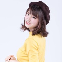 Seorang anggota girlband asal Thailand bernama Pichayapa Natha atau yang lebih dikenal sebagai Namsai jadi perbincangan karena busananya. Beberapa waktu lalu member BNK48 tersebut menerima kritik setelah pakai kaus bergambar swastika. Foto: Instagram @namsai.bnk48official