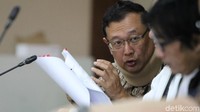 Dalam perkara ini, duduk sebagai terdakwa adalah Edy Saputra Suradja, yang didakwa menyuap Rp 240 juta kepada Ketua Komisi B DPRD Kalteng Borak Milton, Sekretaris Komisi B DPRD Kalteng Punding Ladewiq H Bangkan, serta anggota Komisi B DPRD Kalteng Edy Rosada dan Arisavanah. Edy Saputra Suradja merupakan Managing Director PT BAP yang didakwa bersama-sama Direktur Operasional Sinar Mas Wilayah Kalimantan Tengah Willy Agung Adipradhana dan Teguh Dudy Syamsuri melakukan suap tersebut.