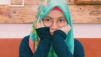 Berada di Bandung, Sohwa terlihat sedang sarapan bubur ayam.  Foto: Instagram@sohwahalilintar