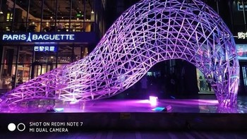 Lei Jun secara tersirat menyatakan Redmi Note 7 dengan keunggulan kamera 48 megapixel tersebut menawarkan value for money lebih baik. Foto: Xiaomi Today