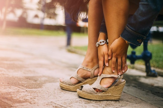 Kate Middleton adalah salah satu wanita pencinta sepatu wedges. Sama seperti Duchess of Cambridge, para pecinta sepatu wedges merupakan seseorang yang selalu tahu cara membawa diri. Anggun, yakin, dan selalu memiliki tampilan yang kuat. Wedges berkemauan keras dan sangat ramah,” kata Kelada. Foto: iStock