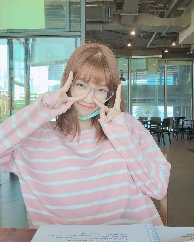 Aku sangat ingin minta maaf dan aku merasa bersalah dengan apa yang terjadi karena kesalahanku. Aku tidak bisa kembali untuk mengoreksi kesalahanku tapi aku berjanji itu tidak akan terjadi lagi, tulisnya di akun Instagram. Foto: Instagram @namsai.bnk48official