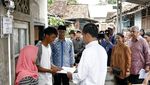Momen Jokowi Beri Sambungan Listrik Gratis di Muara Gembong
