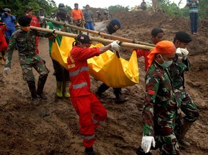 Banjir Besar Sulsel Rendam 13 Kabupaten, 78 Orang Meninggal