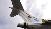Tiga mesin jet yang dipasang di belakang membuatnya serbaguna untuk operator yang dapat lepas landas dan mendarat di landasan pacu pendek. Tetapi masih memiliki jangkauan terbatas untuk rute lintas samudera (CNN Travel)  