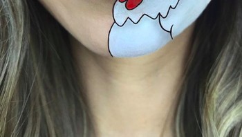 Meski sederhana namun lukisan namun gambar yang dilukis harus sesuai dengan bentuk bibir Laura agar serasi. (Foto: Instagram/Laura Jenkinson)