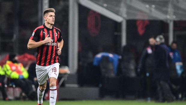 Piatek Gemilang, Higuain Diolok-olok Suporter