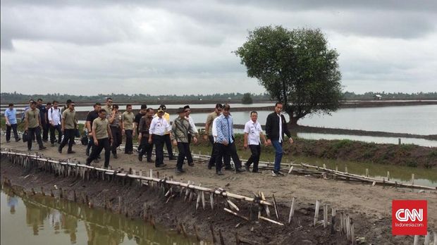 Warga Bantaran Kali Cecar Jokowi Soal Ancaman Penggusuran