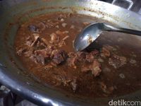 Empuk Berempah Gecok Kambing dari Tepian Kali Tuntang