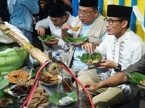 Mampir Kota Pati, Sandiaga Uno Jajan Sego Gandul