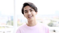 Pria berusia 17 tahun tersebut sebelumnya hanya sebagai cameo saja dalam berbagai film seperti Promise.