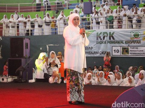 Sepak Terjang Khofifah, Anak Gunung dan Anak Motor Jadi Gubernur Jatim
