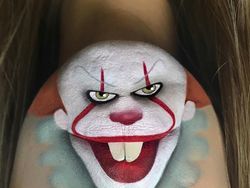 Unik dan Kreatif, Melukis Animasi di Bibir