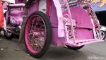 Serba Pink, Becak di Tasikmalaya ini Nyentrik Banget