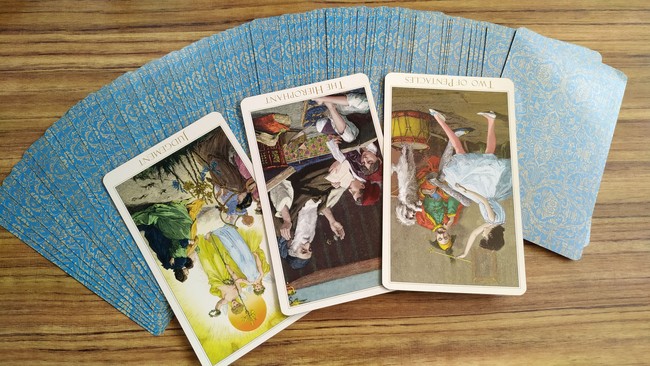 Sosok Aquarius kelihatannya tahun ini harus lebih giat mencari modal. Modal tidak melulu soal materi saja, bisa pengetahuan atau kemampuan memikat pasangan. Bagi yang sudah punya gandengan, modal ini juga perlu untuk merawat hubungan. Reputasi Aquarius sudah sangat baik, tapi terkadang tidak terlihat oleh orang lain. Jadi harus ada sesuatu yang bisa ditonjolkan sebagai daya pikat nantinya. Foto: Mukhlis Dinillah/Wolipop