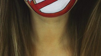 Ia pun mengambil jenis seni Lip-Art alias seni bibir. (Foto: Instagram/Laura Jenkinson)