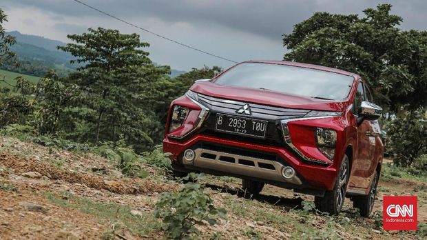 Mitsubishi Xpander sampai di lokasi Curug Sodong, Sukabumi.