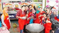 Bersama dengan Gen Halilintar lainnya Sohwa terlihat sedang memasak di salah satu acara stasiun TV. Kira-kira mereka mau masak apa ya? Foto: Instagram@sohwahalilintar