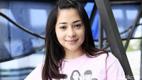 Belum lama ini ramai berita menyebut Nikita Willy sudah melakukan tunangan karena sebuah cincin di jemarinya.  Foto: Asep Syaifullah/detikHOT