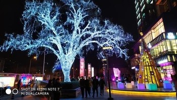 Redmi Note dibanderol mulai dari 999 yuan atau sekitar Rp 2 juta untuk RAM 3 GB dan ROM 32 GB. Varian lainnya dijual 1.399 yuan atau sekitar Rp 2,8 juta untuk RAM 6 GB dan ROM 64 GB. Di antara keduanya, ada pula model RAM 4 GB dan ROM 64 GB yang dibanderol 1199 yuan (Rp 2,5 juta). Foto: Xiaomi Today