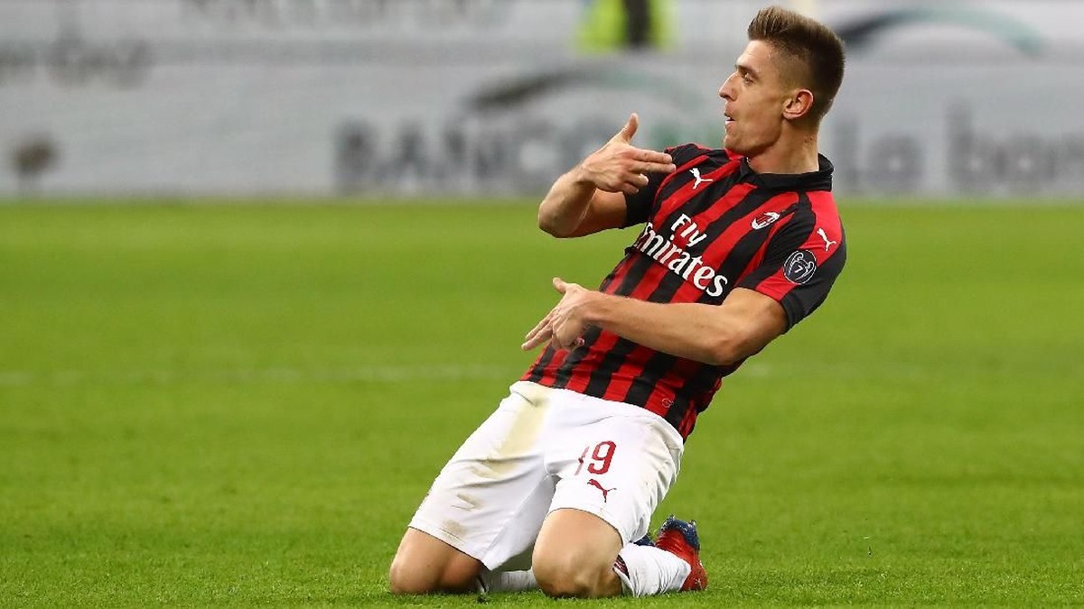 Krzysztof Piatek mencetak dua gol saat AC Milan menang 2-0 atas Napoli di perempatfinal Coppa Italia (Foto: Marco Luzzani/Getty Images)