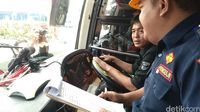 Dishub sidak bus di Cirebon.