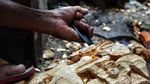 Mantap! Kerajinan Patung Ukir Sumedang Tembus Mancanegara