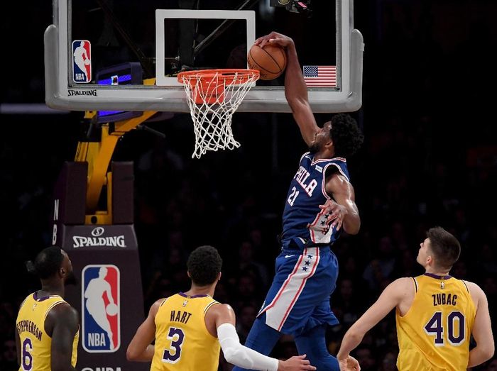 LA Lakers dihajar Philadelphia 76ers 105-121. Foto: Harry How/Getty Images LA Lakers dihajar Philadelphia 76ers 105-121. Foto: Harry How/Getty Images