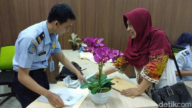 Warga Sidoarjo Dipermudah Urus Paspor