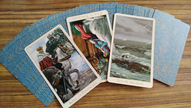 The last, untuk kamu yang Sagitarius, tahun ini tantangannya banyak sekali. Kamu masih suka lirik-lirik. Tapi di lain sisi kamu ingin mencari seseorang yang bisa menginspirasi, dan itu sudah ada beberapa walaupun masih dipilih-pilih lagi. Nah, kalau kamu masih bingung dalam memilih siapa yang benar-benar cocok, cobalah lihat dari ketulusannya. Foto: Mukhlis Dinillah/Wolipop