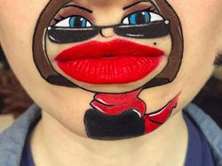 Unik dan Kreatif, Melukis Animasi di Bibir