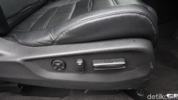 Pengatur kursi elektrik
