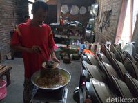 Empuk Berempah Gecok Kambing dari Tepian Kali Tuntang