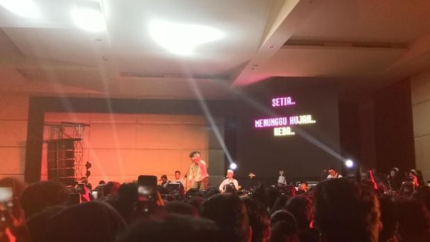'Tiba-Tiba Suddenly Rekaman' Ketika Efek Rumah Kaca Jadi Milik Semua