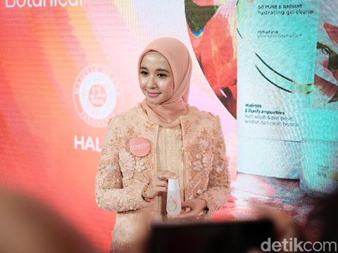 Laudya Cynthia Bella Digandeng Jadi Brand Ambassador Skin Care Halal