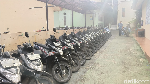 Sosoknya Viral, Begini Aksi Pak Slamet Rapikan Motor Sesuai Warna