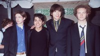 Banyak yang menebak-nebak apa yang sebenarnya terjadi pada Ashton Kutcher. Belum lama ini ia membagikan nomor telepon dan foto Mila Kunis lalu menghapusnya.  Foto: Dok. Getty Images