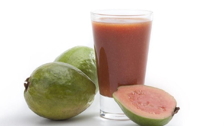 Jus jambu sembuhkan demam berdarah/ Foto: iStock Jus jambu sembuhkan demam berdarah/ Foto: iStock