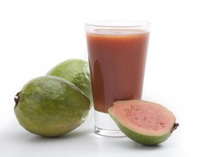 Jus Jambu Bantu Sembuhkan Demam Berdarah? Simak Penjelasan Dokter