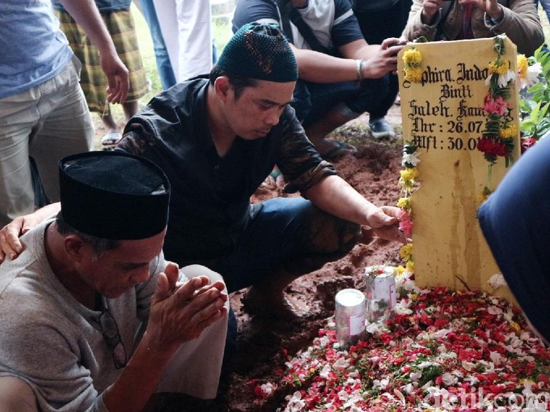 Bayi di Rahim Saphira Indah, Penantian 3 Tahun dengan Suami Bayi di Rahim Saphira Indah, Penantian 3 Tahun dengan Suami