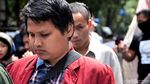 Aksi Jalan Mundur Puluhan Penyandang Disabilitas di Bandung