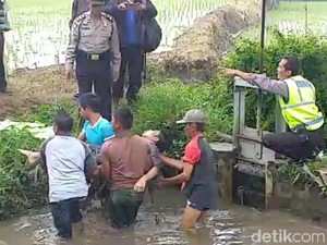 Mayat Pria Tersangkut Pintu Air Diduga Korban Hanyut, Ini Kronologinya