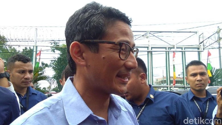Jenguk Ahmad Dhani, Sandi: Kita akan Revisi UU ITE, Banyak Pasal Karet Jenguk Ahmad Dhani, Sandi: Kita akan Revisi UU ITE, Banyak Pasal Karet